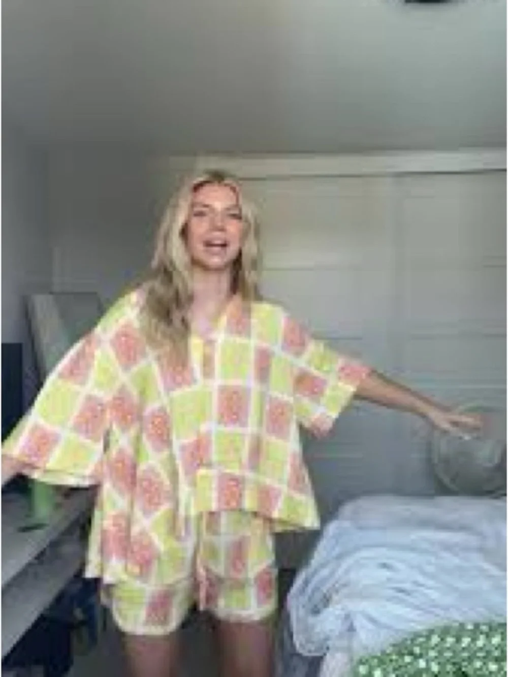 NWT / Piyama Gelato lounge set features a yellow and pink / XXl